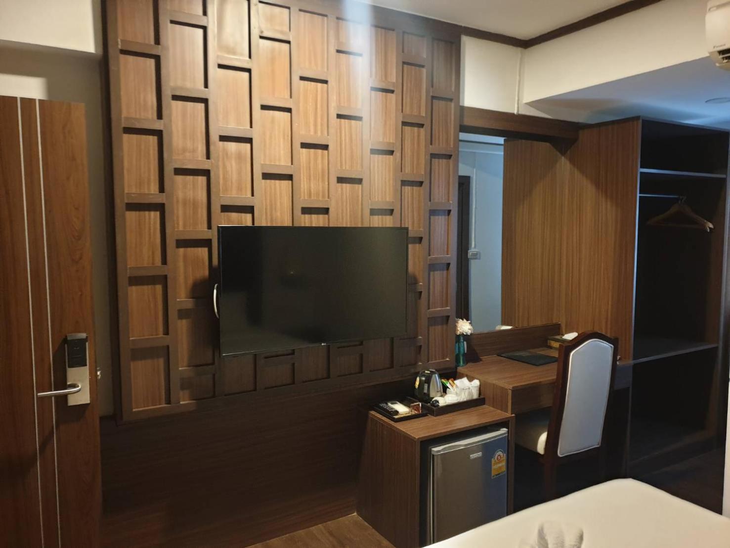 The Wing Lanna Hotel Чиангмай Екстериор снимка